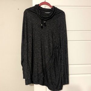 CHELSEA & THEODORE Long sleeve lightweight Sweater top shirt Cowl neck. EUC